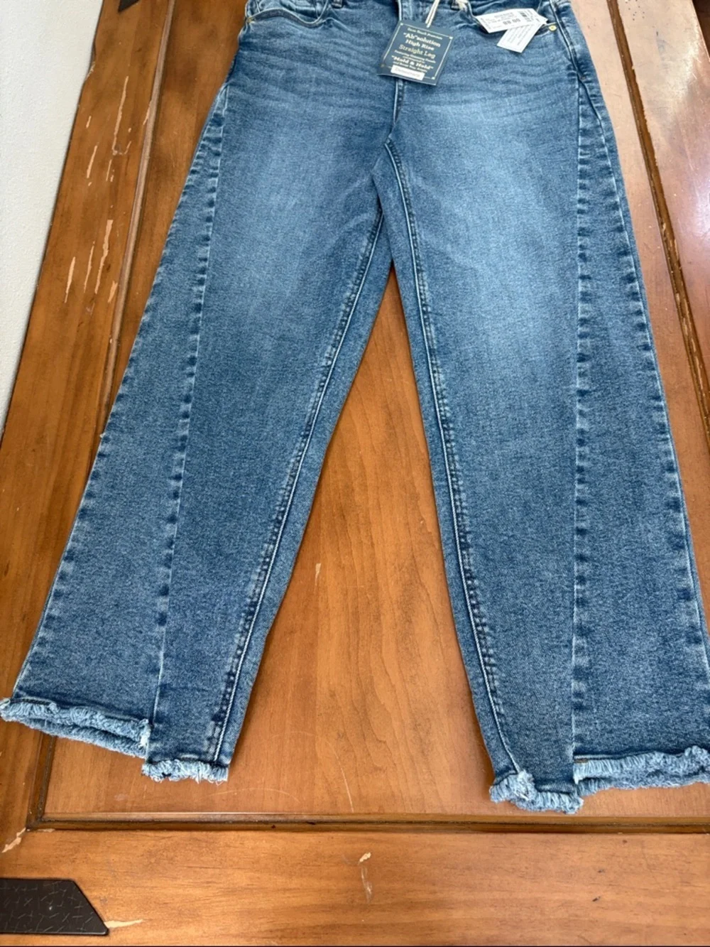 Democracy NWT AbSolution High Rise Medium Wash Straight-Leg Jeans Size 10